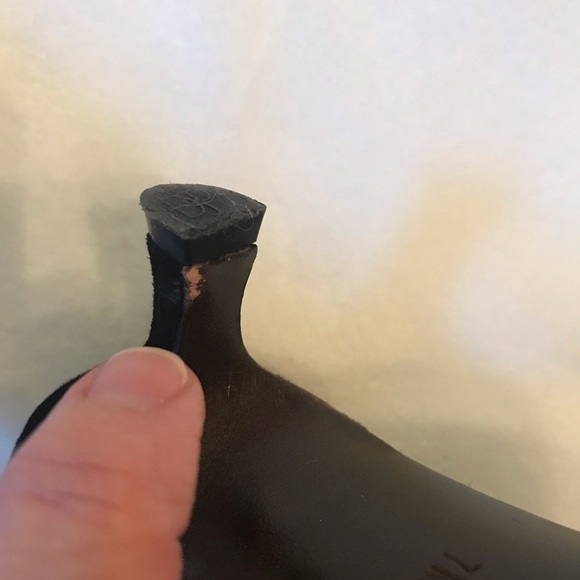 DONALD J PLINER SEANA KITTEN HEEL PUMPS - Picture 9 of 9